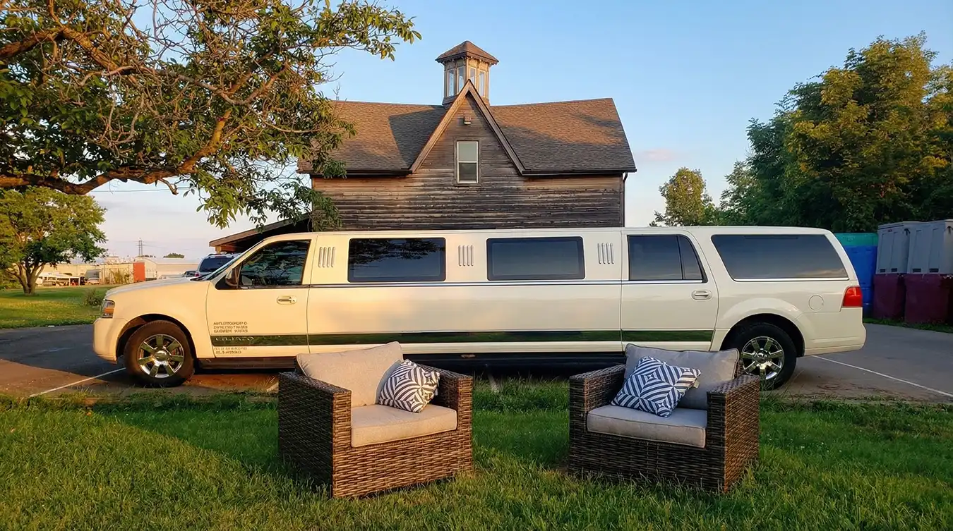 Fleet-thumb-14-Passenger-SUV-Limo