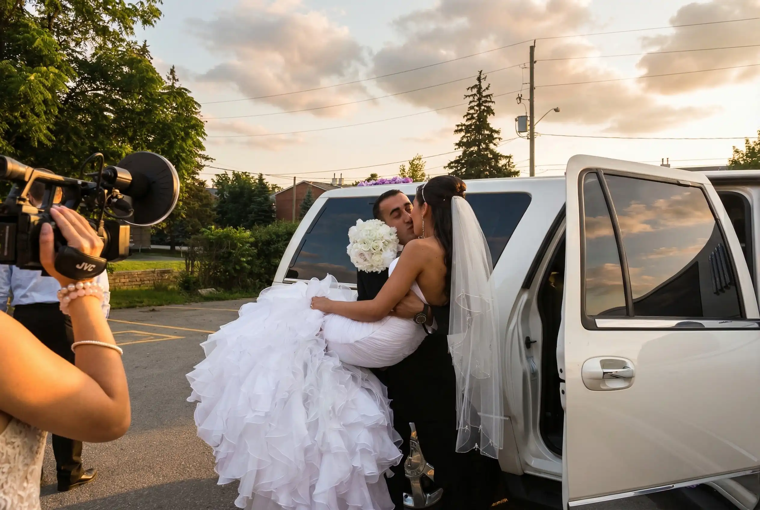 Thumb-3-Wedding-Limo-Service